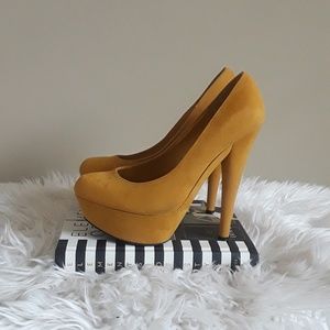 Mustard Suede Rounded Pump